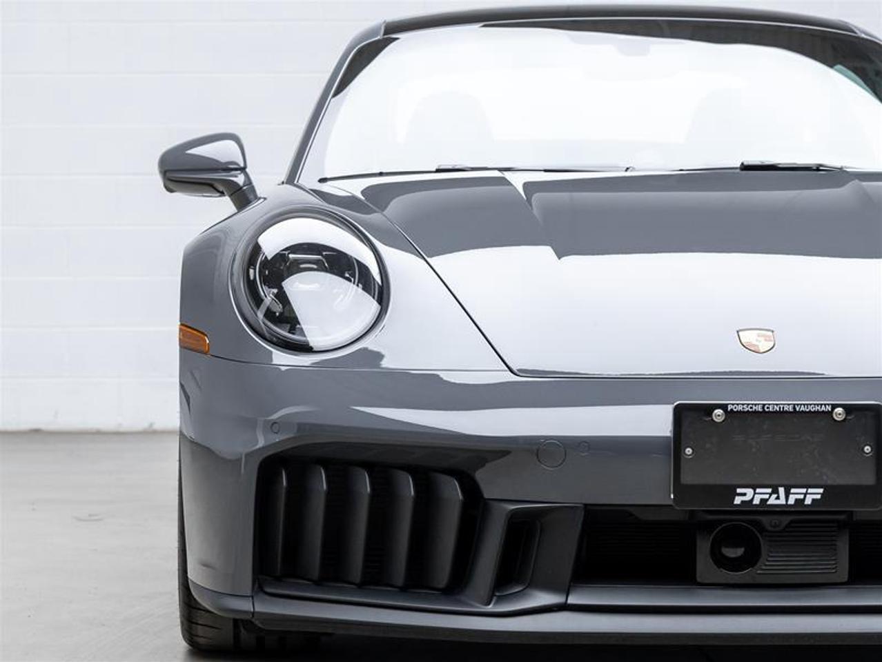 2025 Porsche 911  Photo2