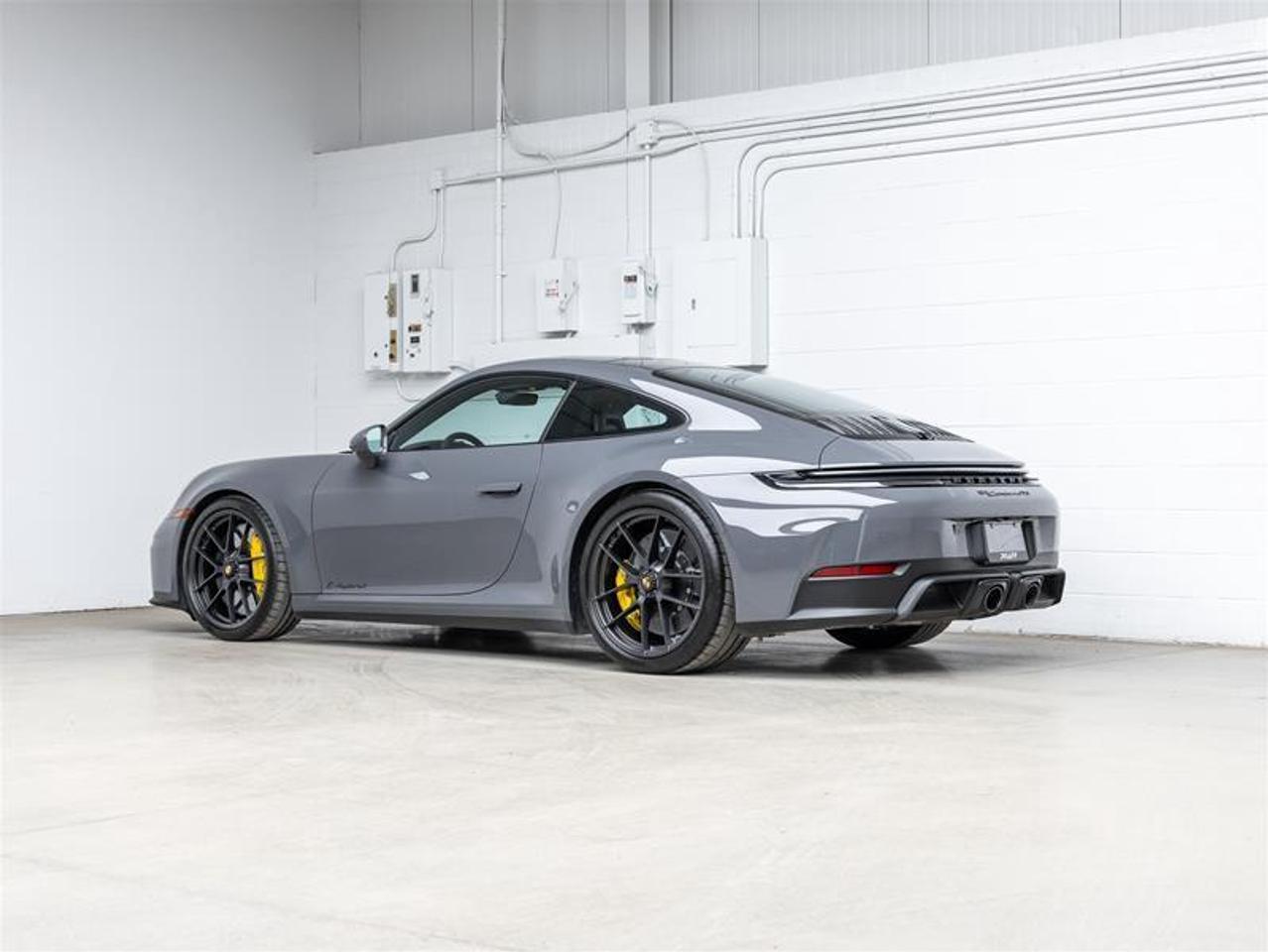 2025 Porsche 911  Photo