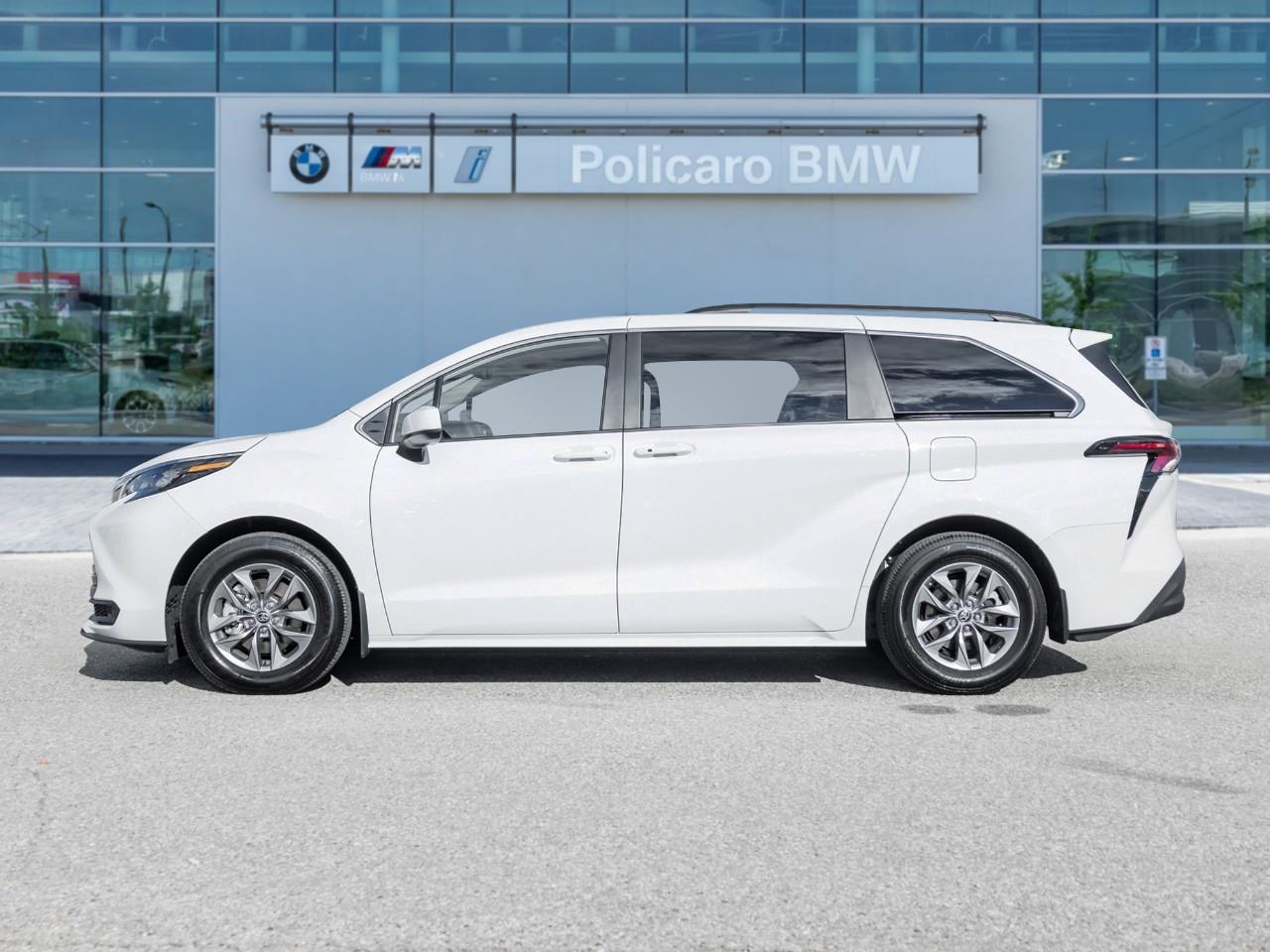 2025 Toyota Sienna  Photo2