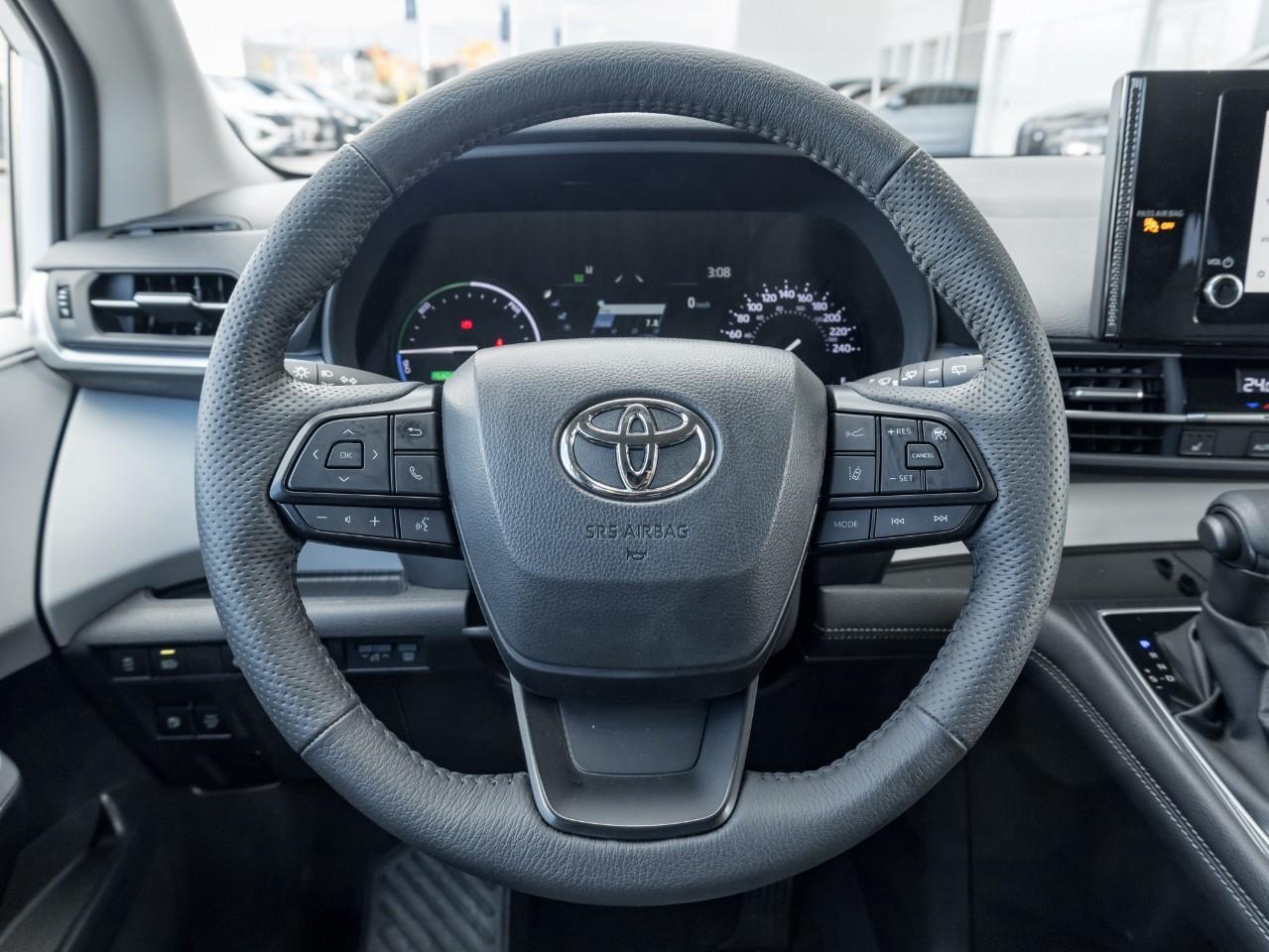 2025 Toyota Sienna  Photo