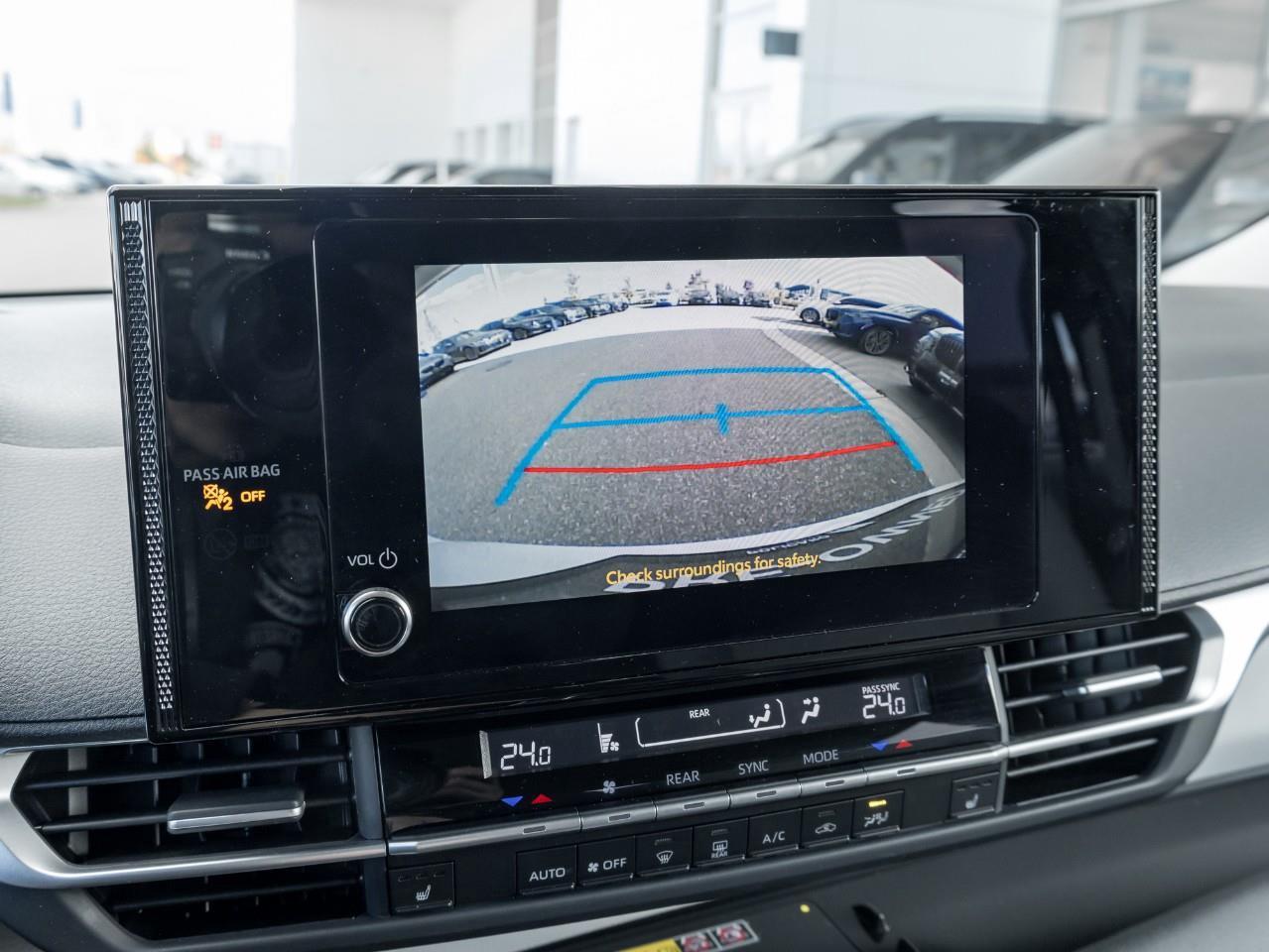 2025 Toyota Sienna  Photo