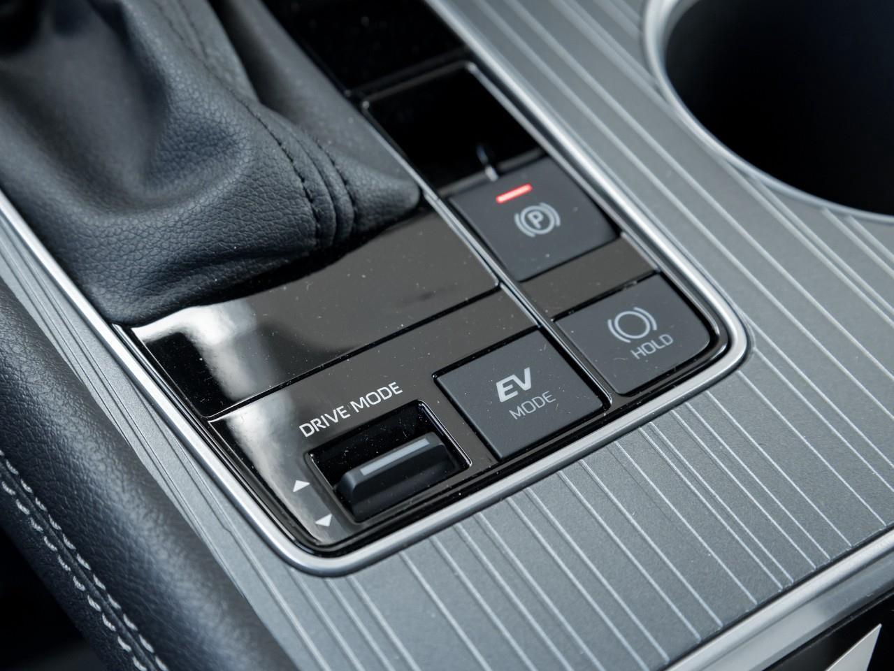 2025 Toyota Sienna  Photo