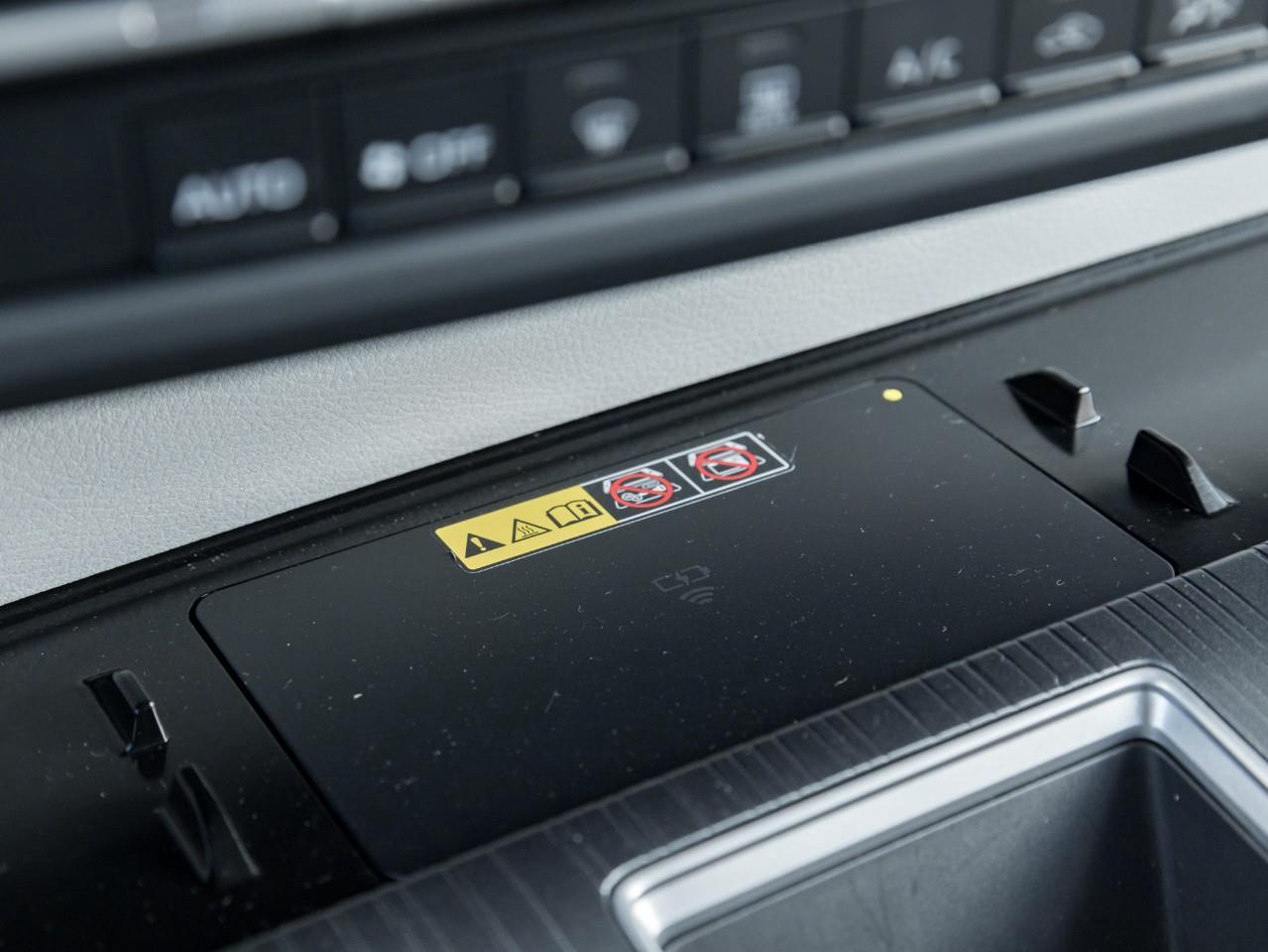 2025 Toyota Sienna  Photo