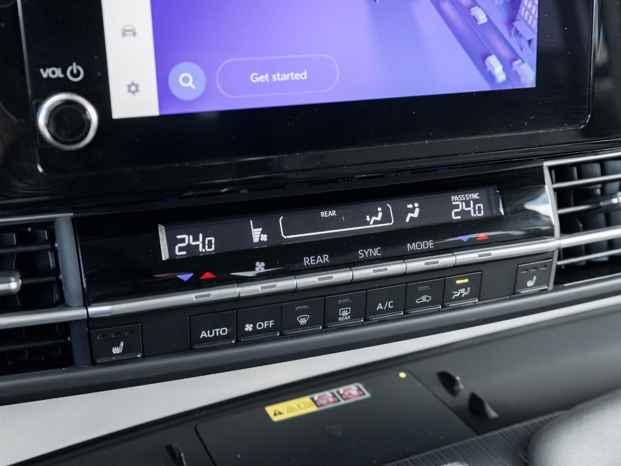 2025 Toyota Sienna  Photo