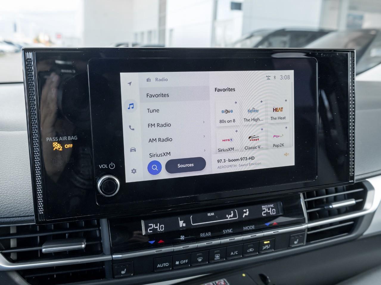 2025 Toyota Sienna  Photo