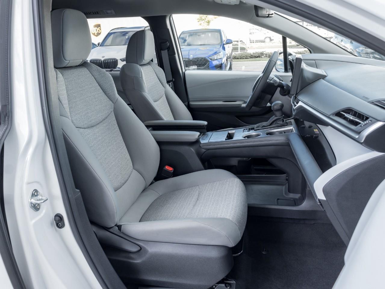 2025 Toyota Sienna  Photo