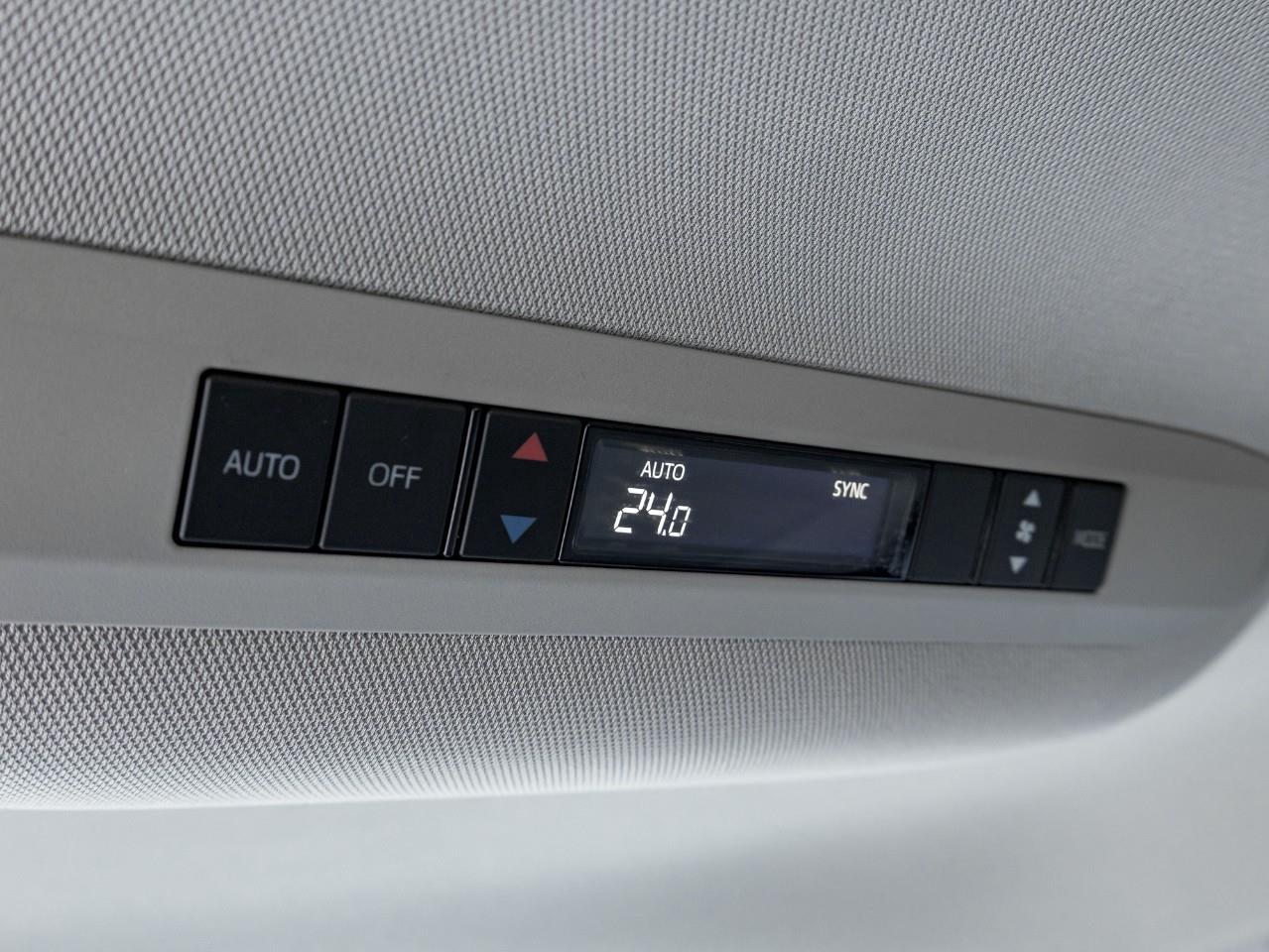 2025 Toyota Sienna  Photo