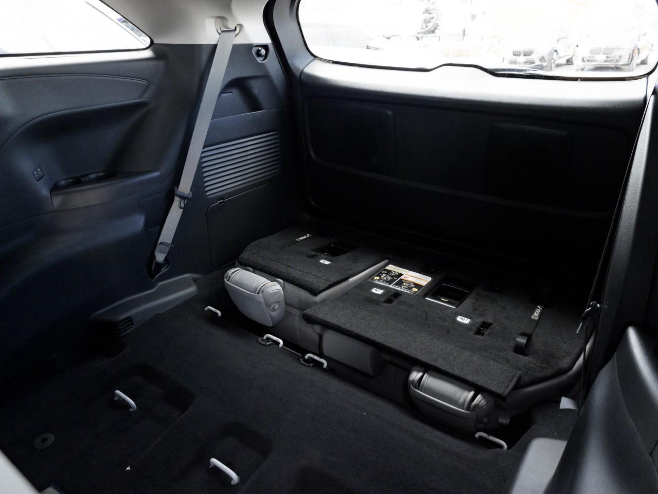 2025 Toyota Sienna  Photo