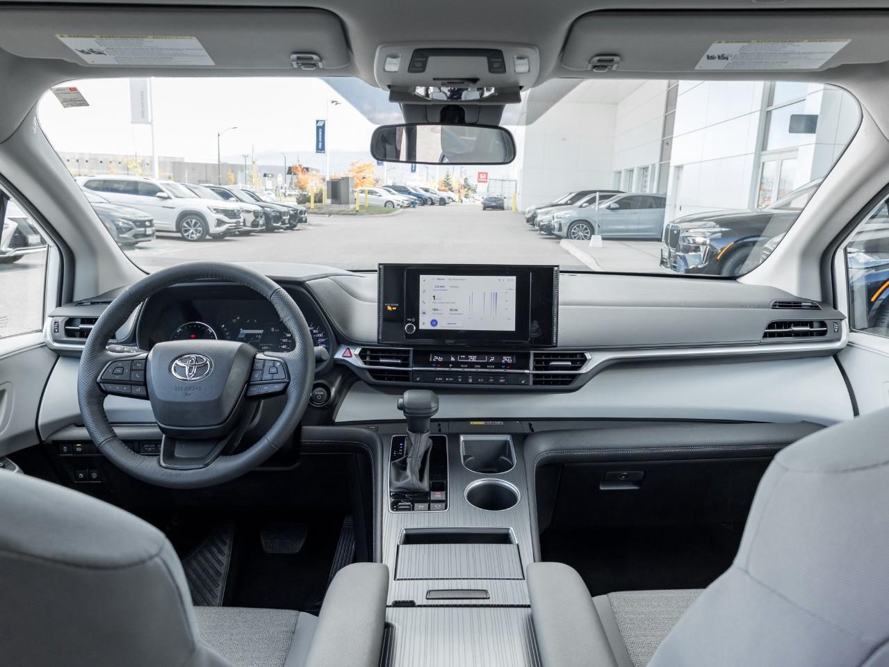 2025 Toyota Sienna  Photo