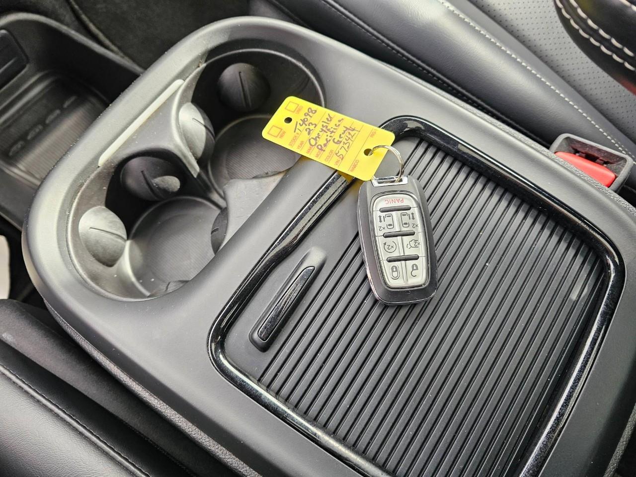 2023 Chrysler Pacifica Touring-L Front-Wheel Drive Passenger Van Photo