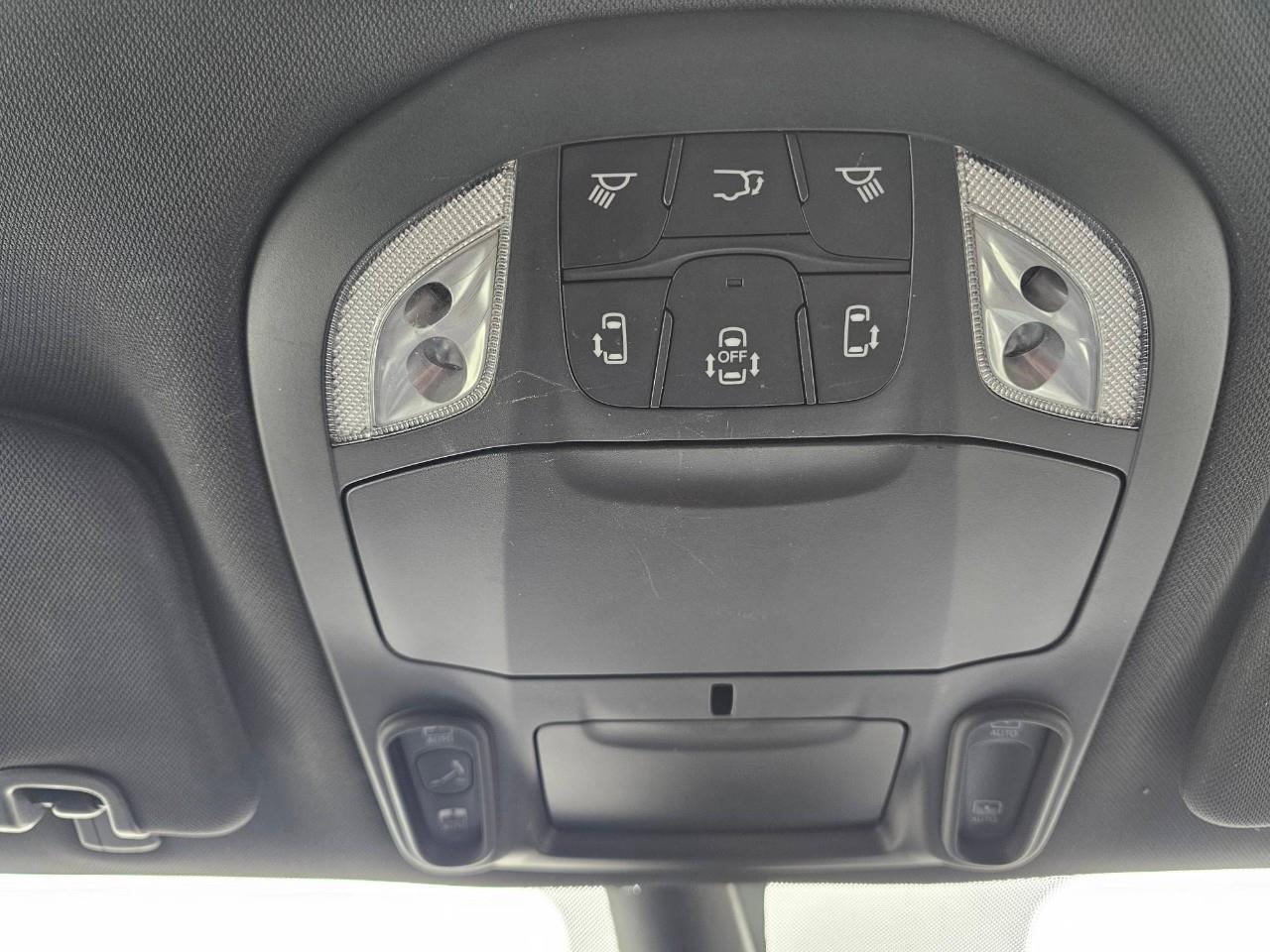 2023 Chrysler Pacifica Touring-L Front-Wheel Drive Passenger Van Photo