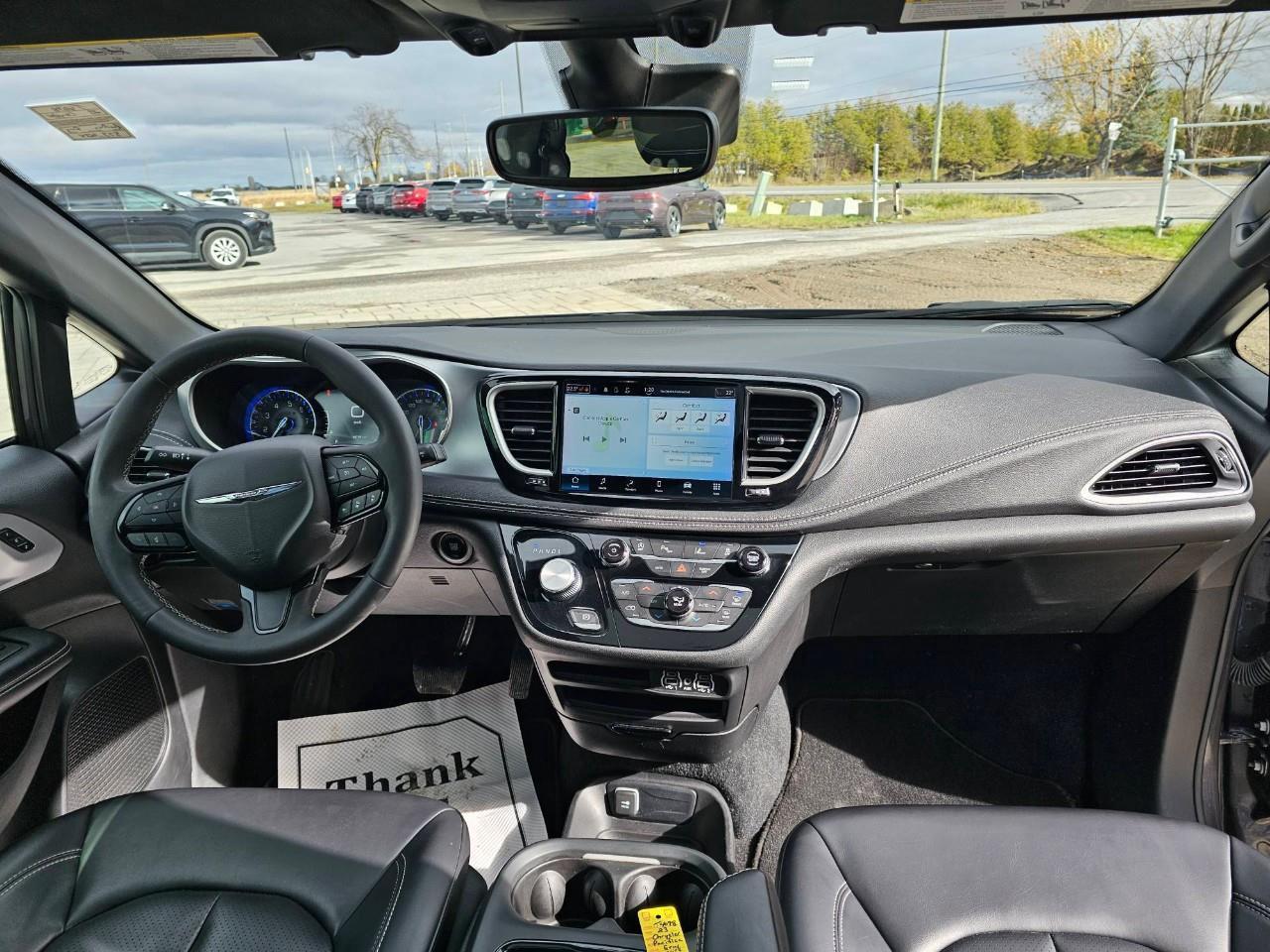 2023 Chrysler Pacifica Touring-L Front-Wheel Drive Passenger Van Photo