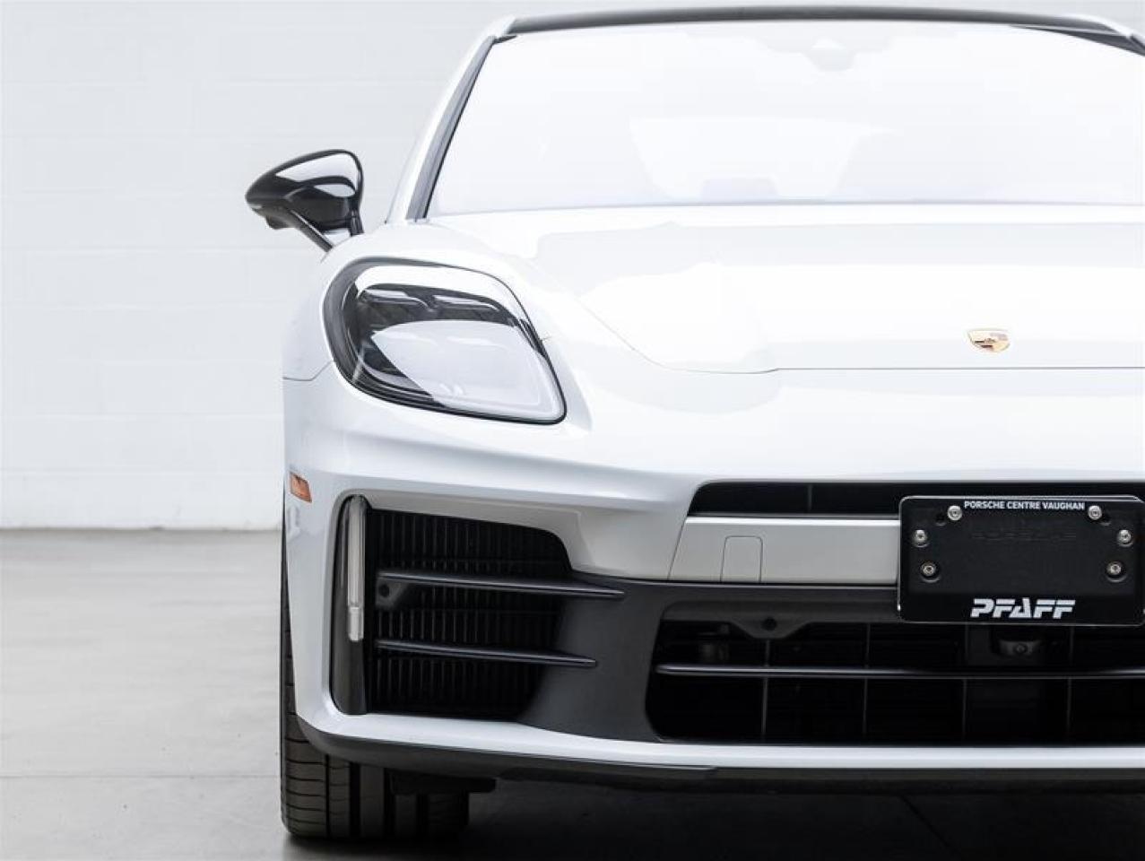 2024 Porsche Panamera  Photo2