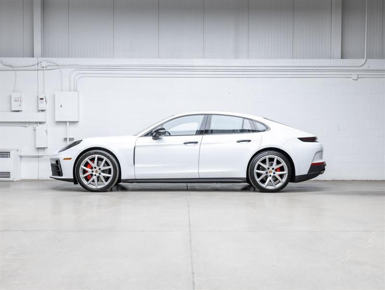 2024 Porsche Panamera  Photo4
