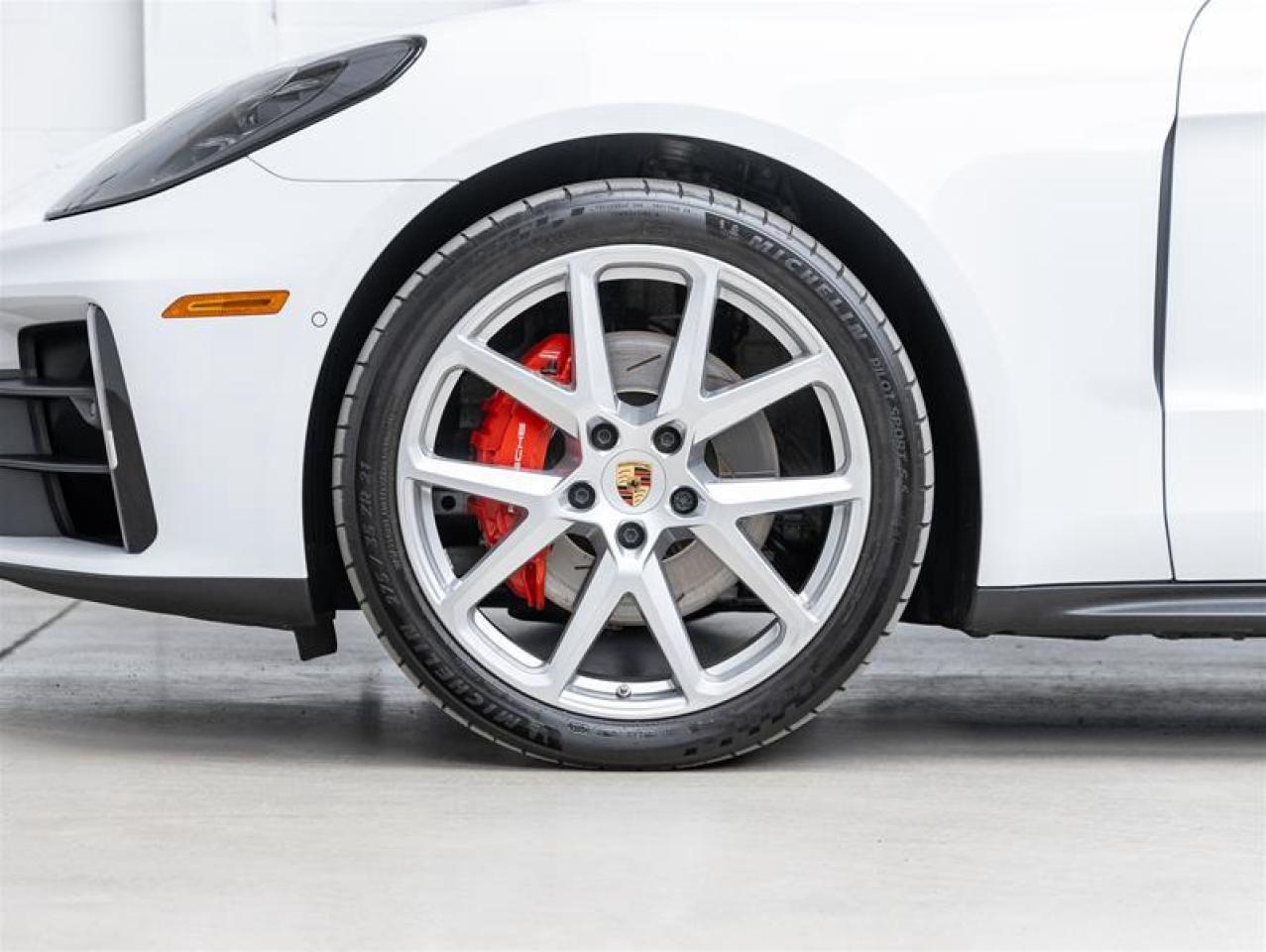 2024 Porsche Panamera  Photo