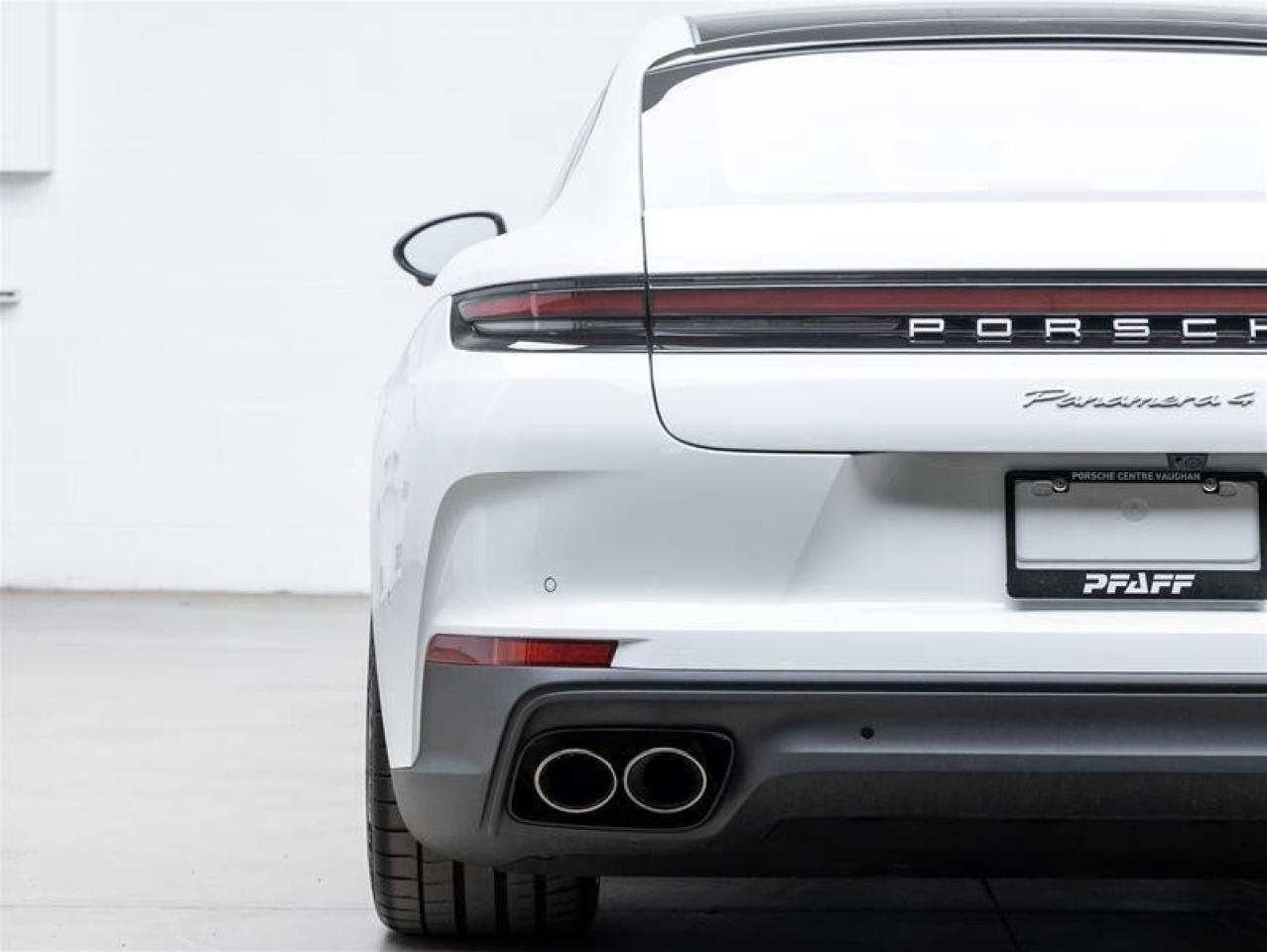 2024 Porsche Panamera  Photo