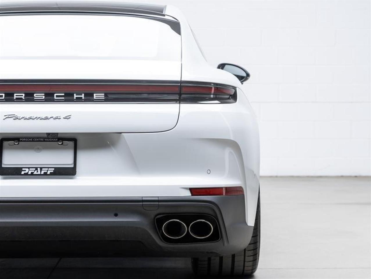 2024 Porsche Panamera  Photo