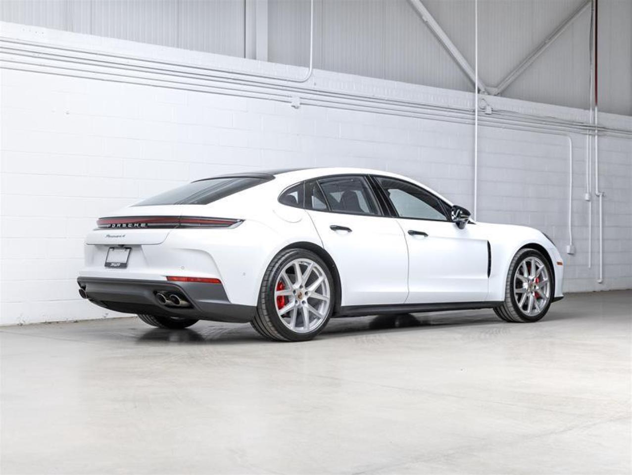 2024 Porsche Panamera  Photo