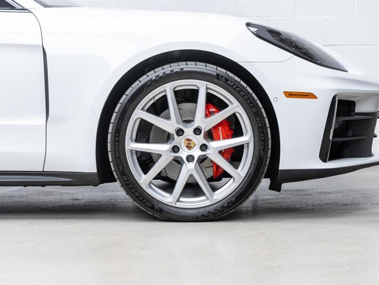 2024 Porsche Panamera  Photo