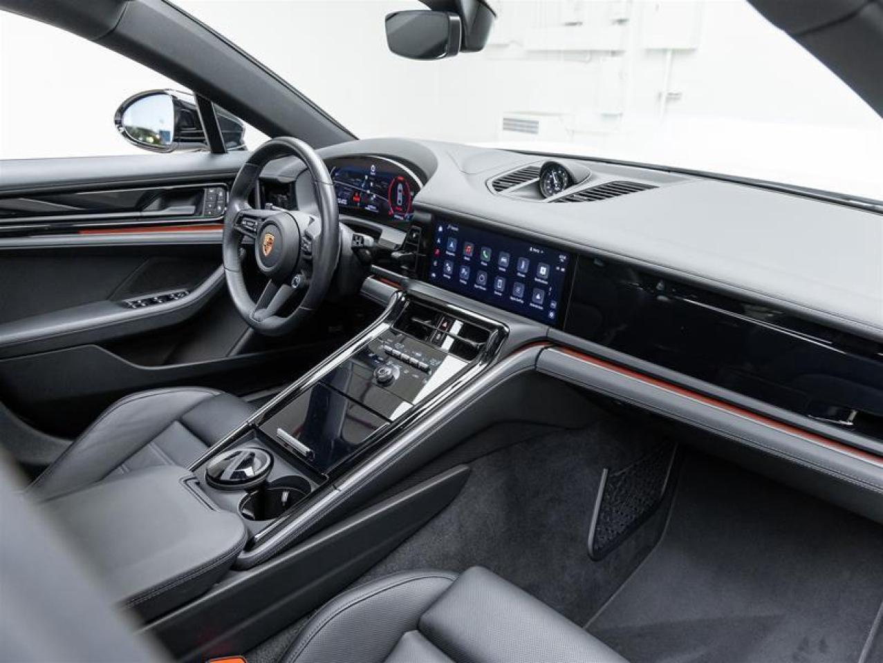 2024 Porsche Panamera  Photo