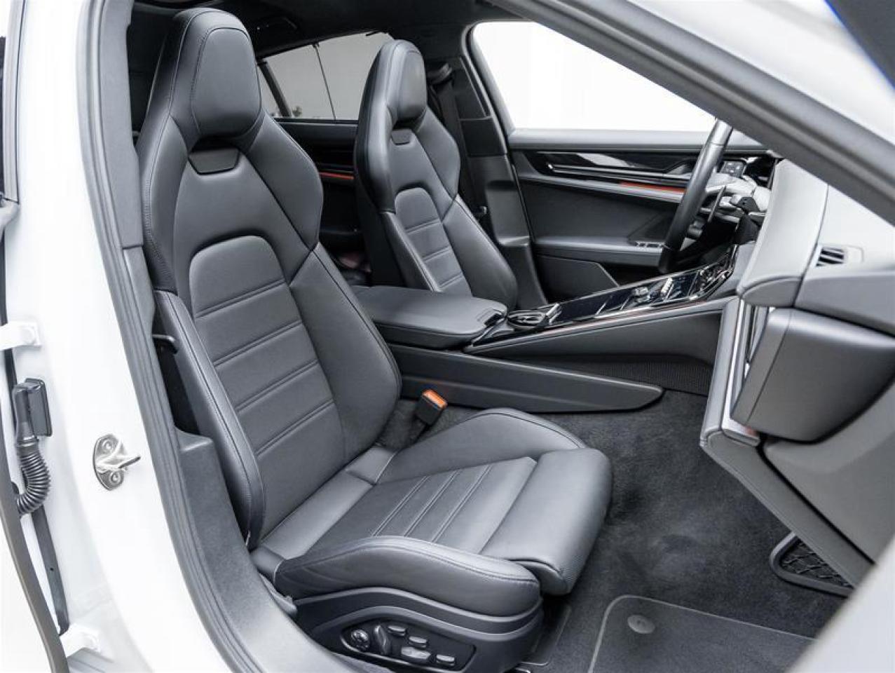 2024 Porsche Panamera  Photo