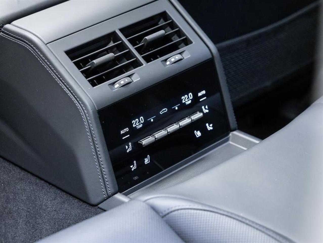 2024 Porsche Panamera  Photo