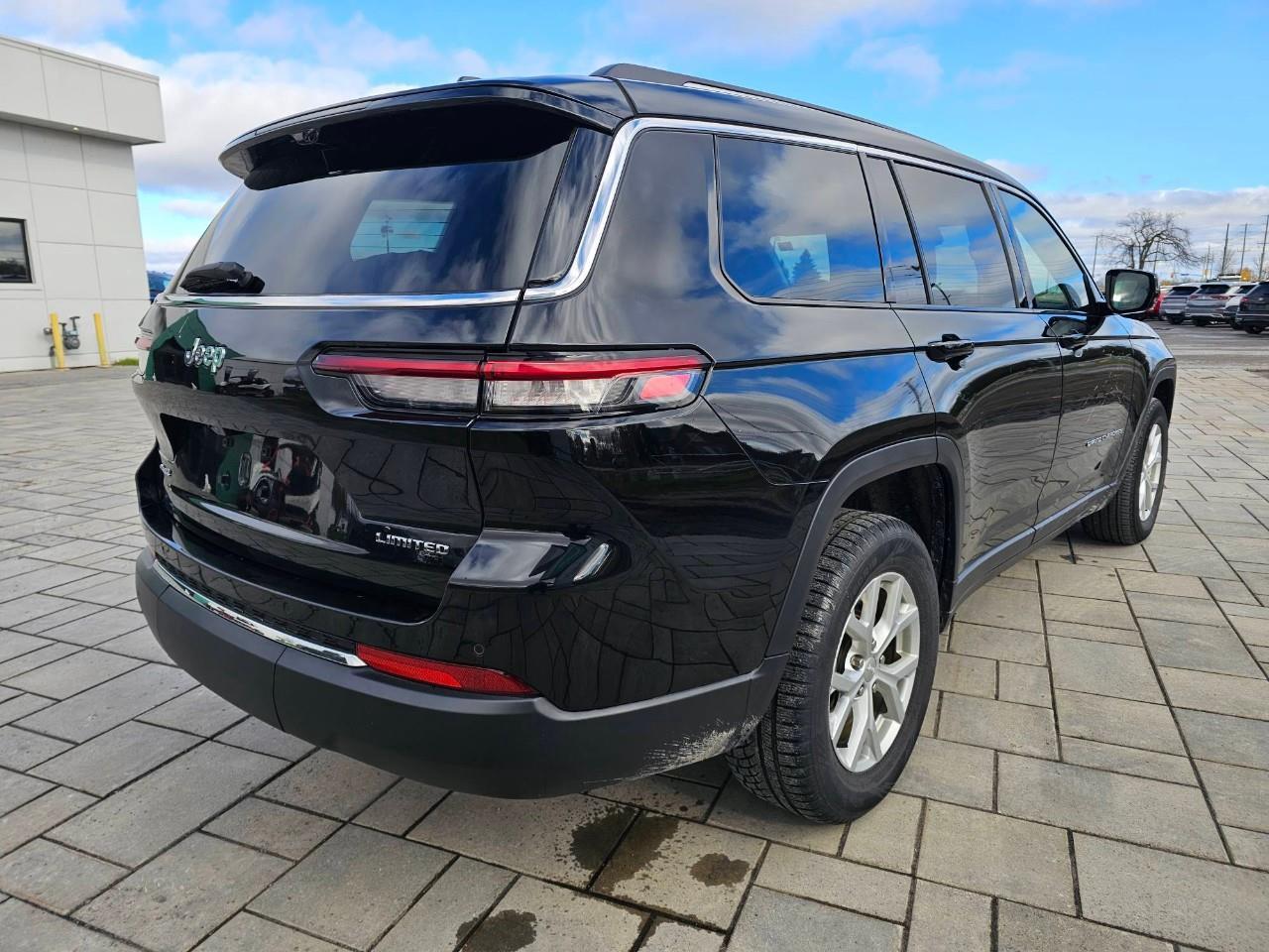 2023 Jeep Grand Cherokee L Limited 4dr 4x4 Photo