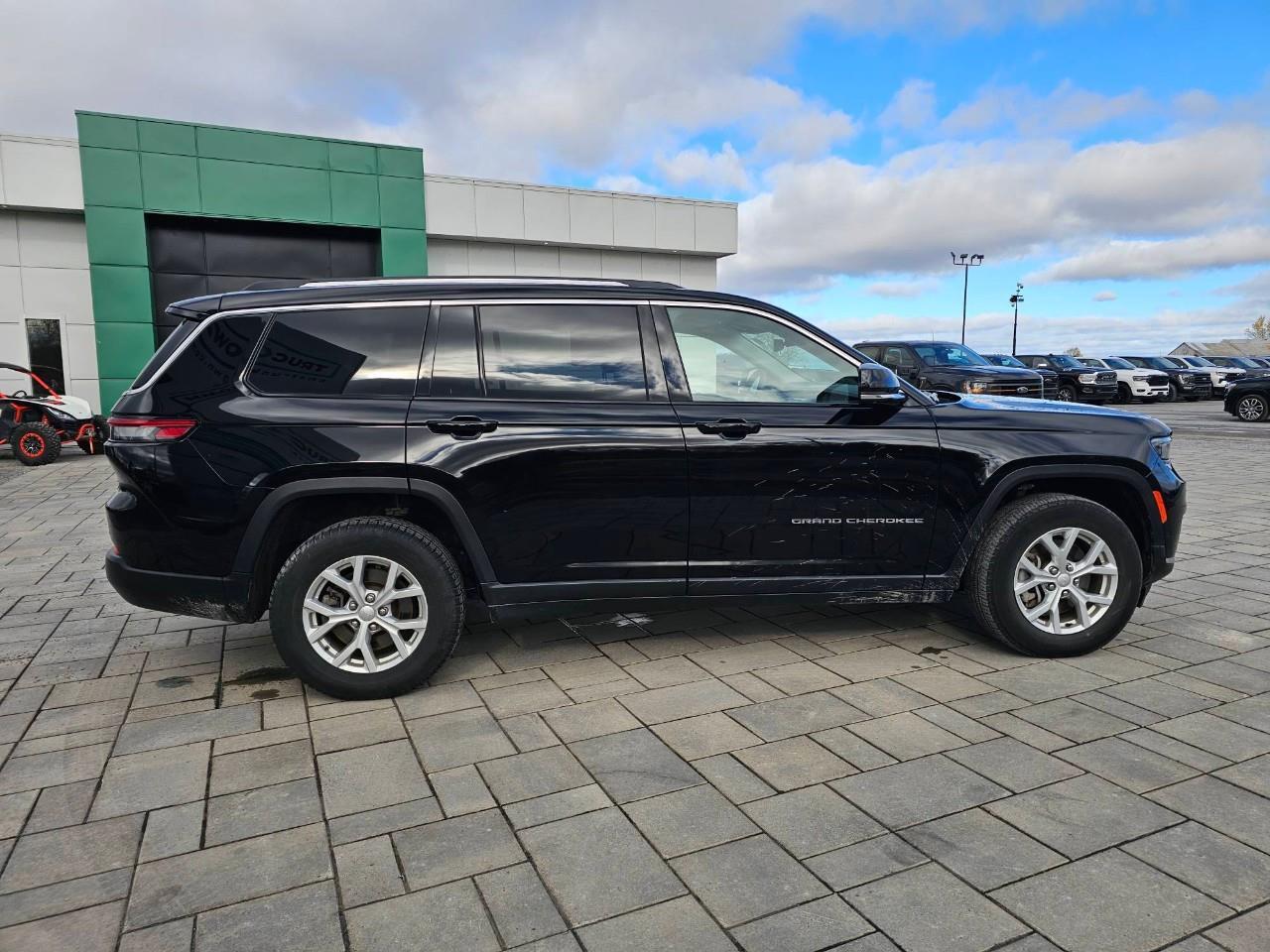 2023 Jeep Grand Cherokee L Limited 4dr 4x4 Photo