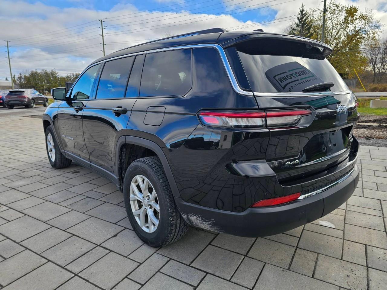 2023 Jeep Grand Cherokee L Limited 4dr 4x4 Photo