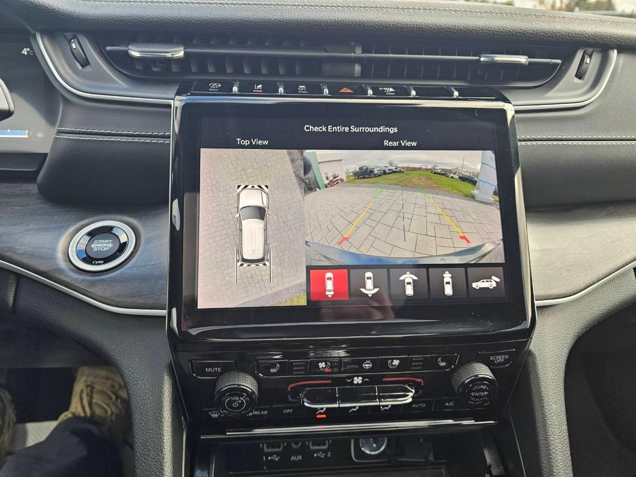 2023 Jeep Grand Cherokee L Limited 4dr 4x4 Photo