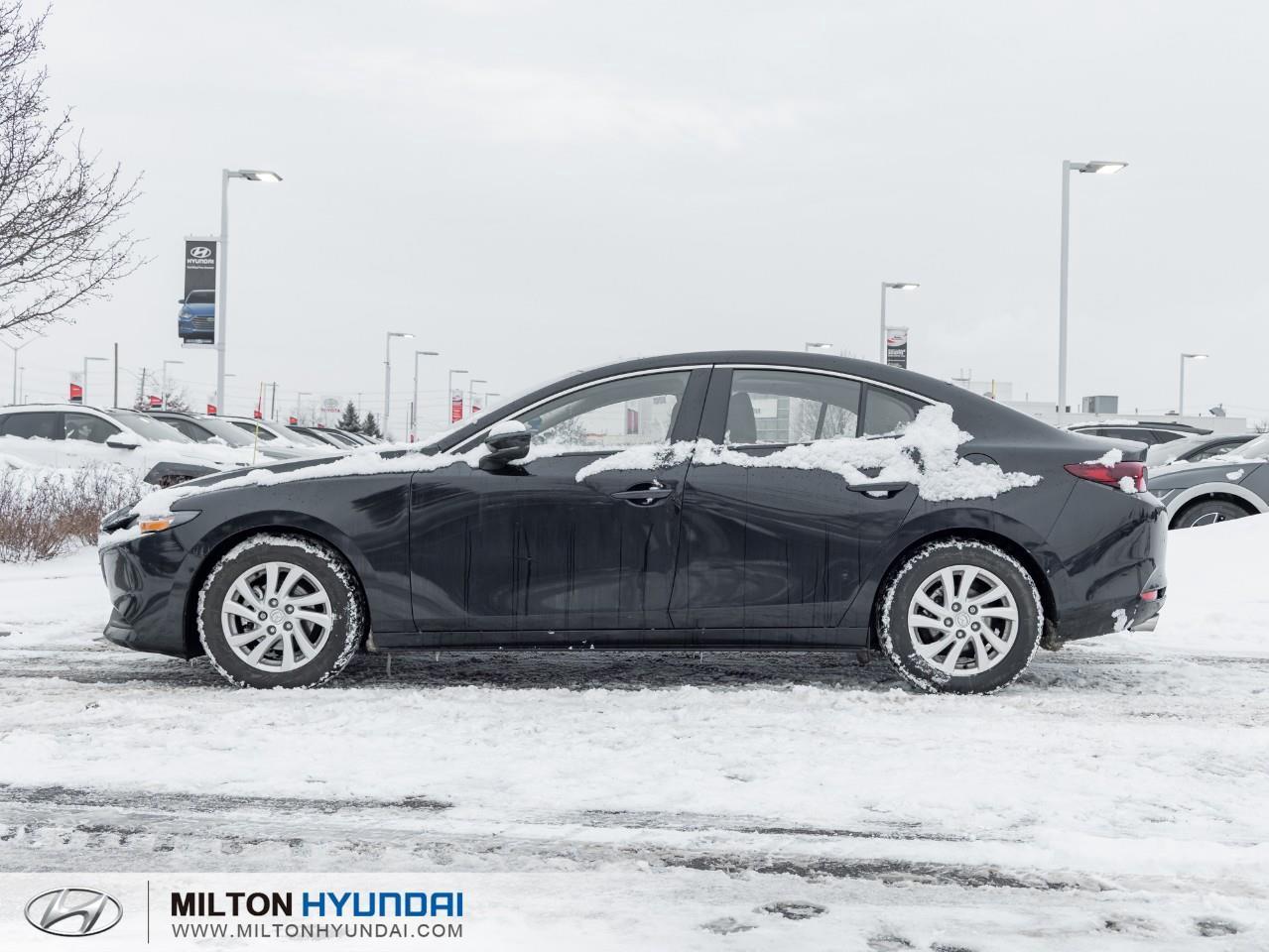 2022 Mazda 3 GS (A6) 4dr Front-Wheel Drive Sedan Photo2