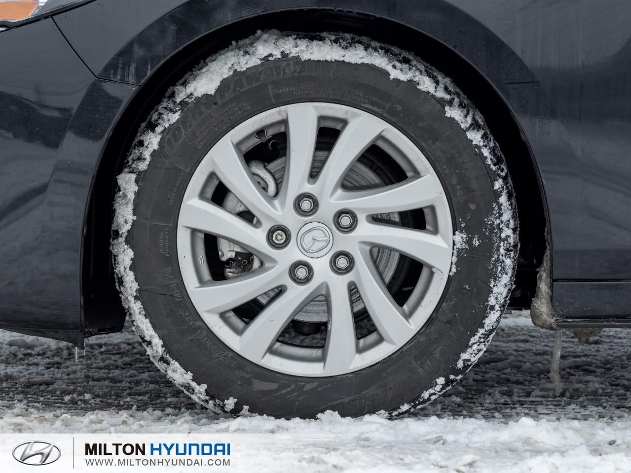 2022 Mazda 3 GS (A6) 4dr Front-Wheel Drive Sedan Photo3