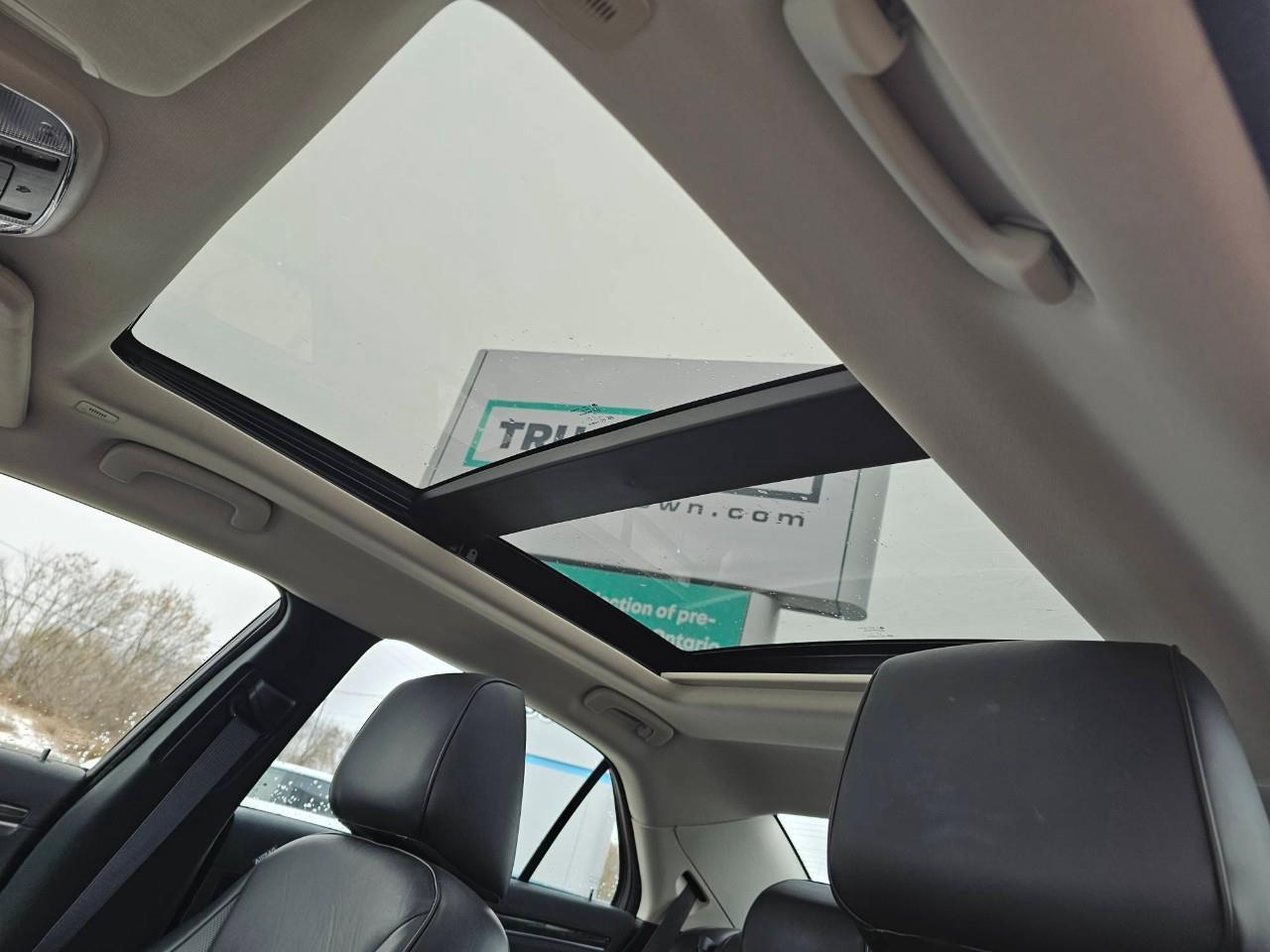 2023 Chrysler 300 Touring-L 4dr All-Wheel Drive Sedan Photo