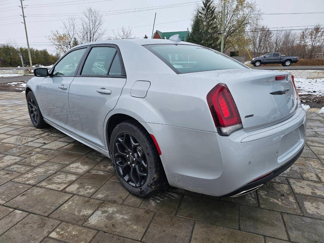 2023 Chrysler 300 Touring-L 4dr All-Wheel Drive Sedan Photo