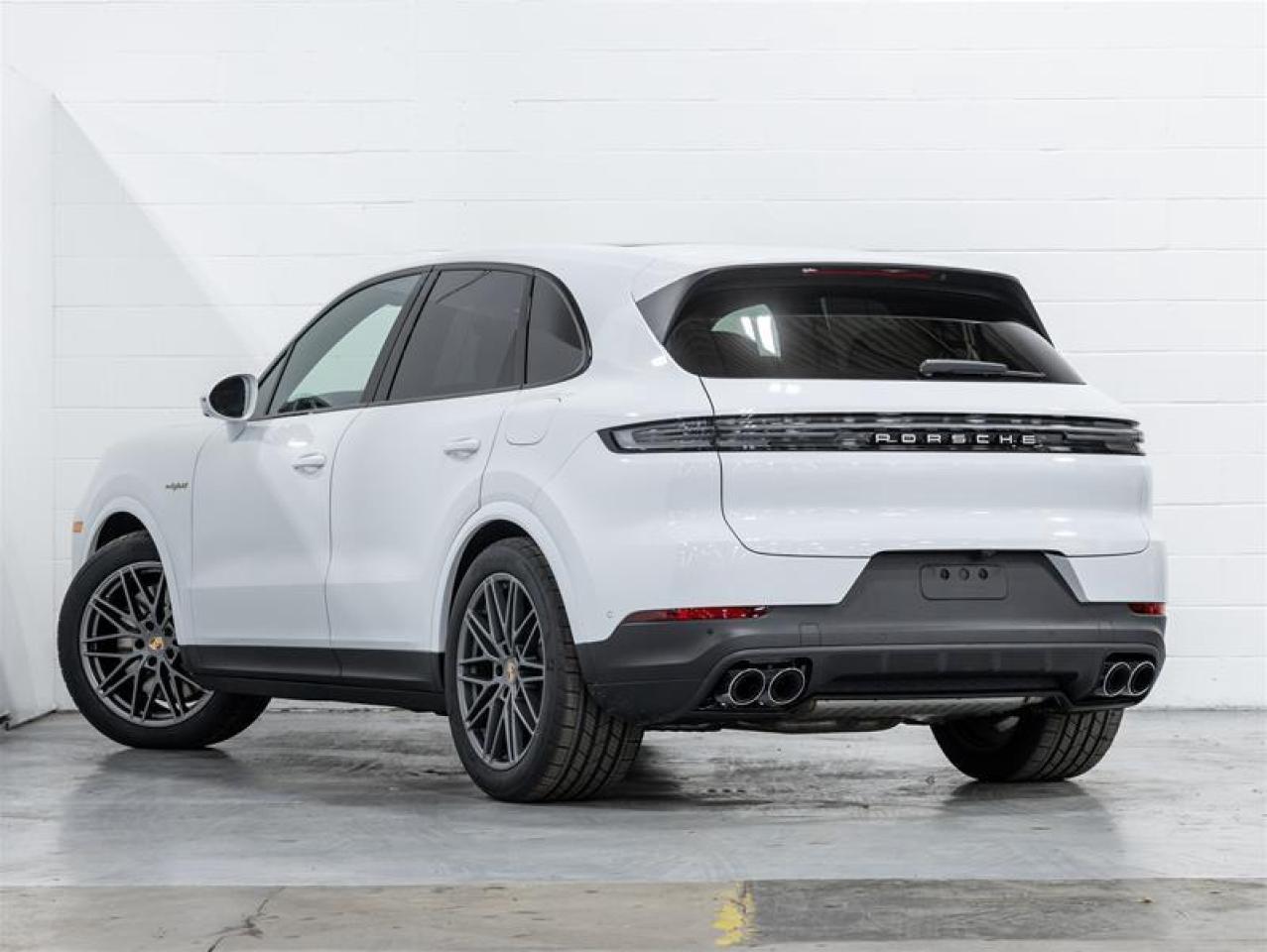 2026 Porsche Cayenne  Photo4