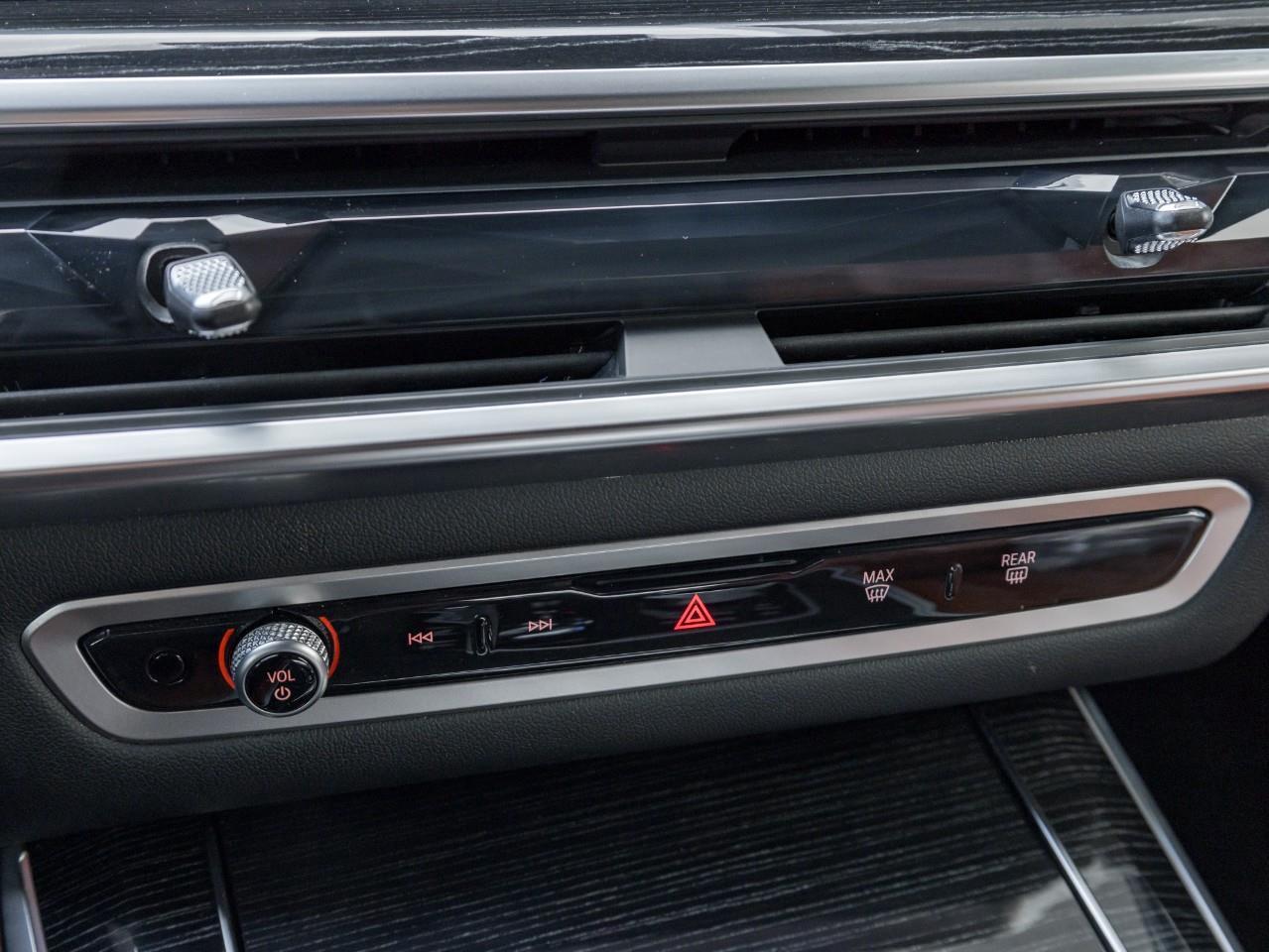 2025 BMW X5 M60i xDrive 4dr All-Wheel Drive Sports Activity Vehicle Photo