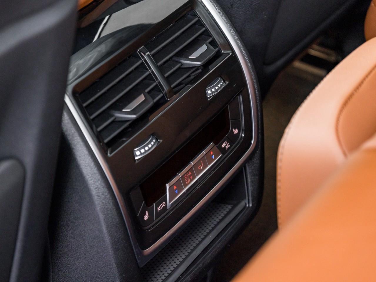 2025 BMW X5 M60i xDrive 4dr All-Wheel Drive Sports Activity Vehicle Photo