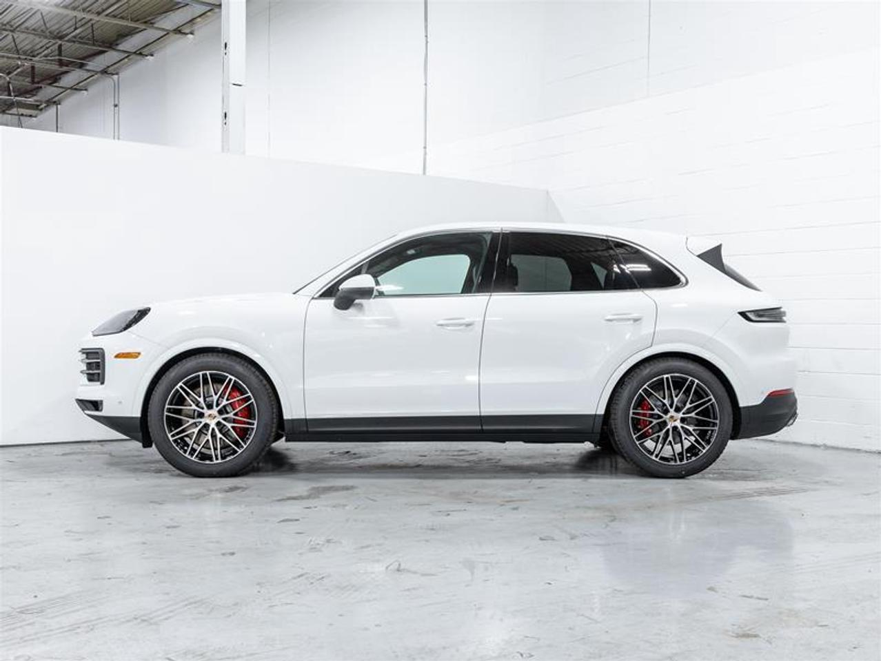 2026 Porsche Cayenne  Photo2