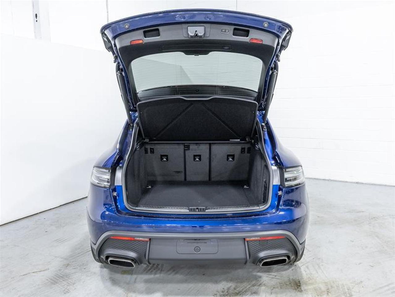 2026 Porsche Macan  Photo