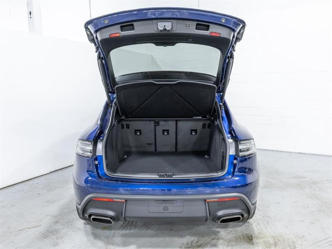 2026 Porsche Macan  Photo