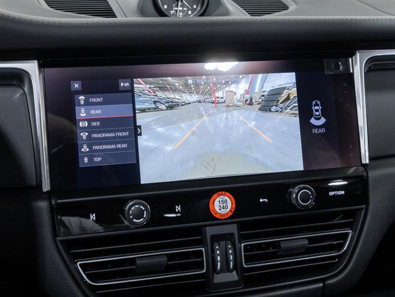 2026 Porsche Macan  Photo