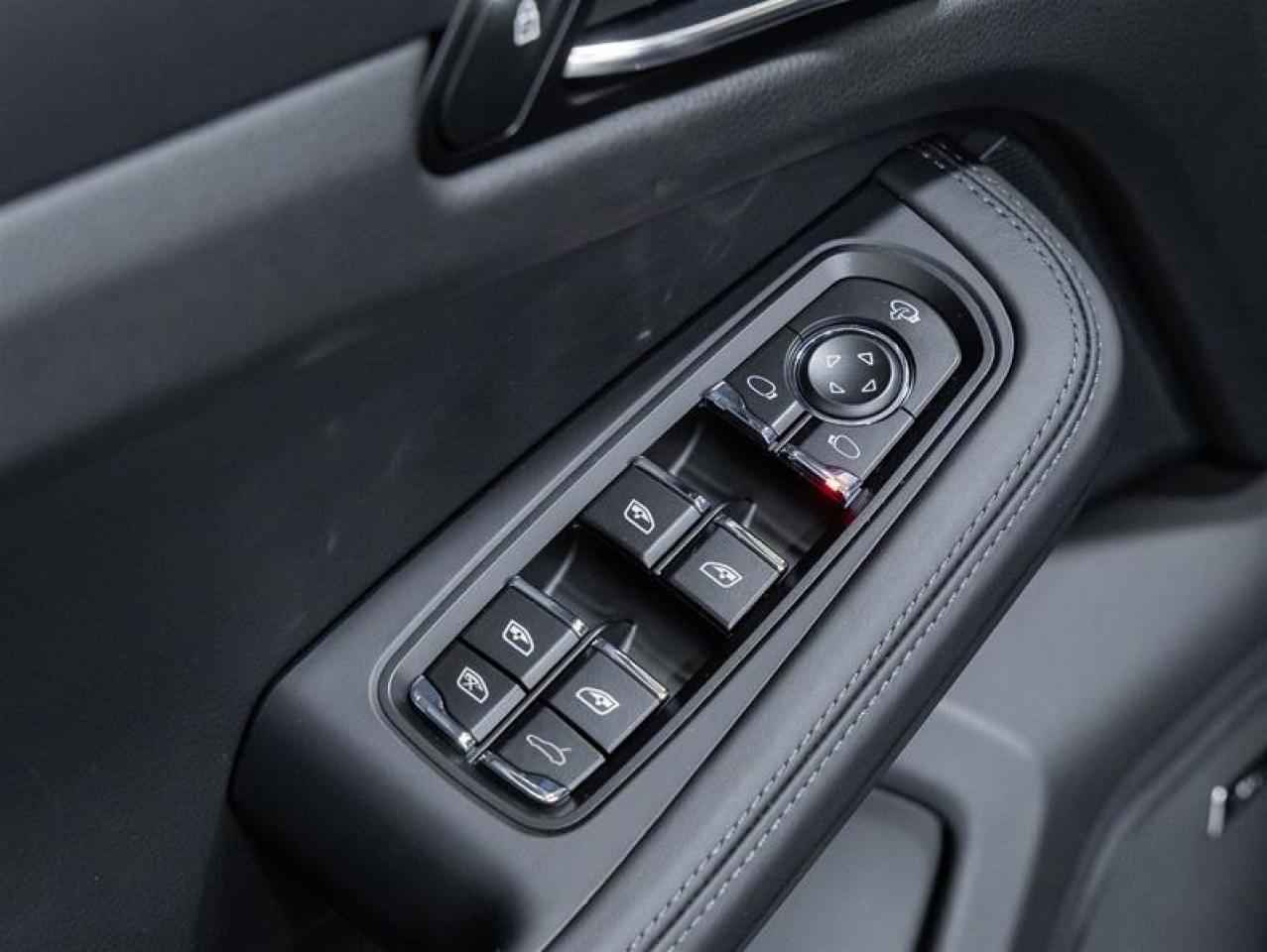 2026 Porsche Macan  Photo