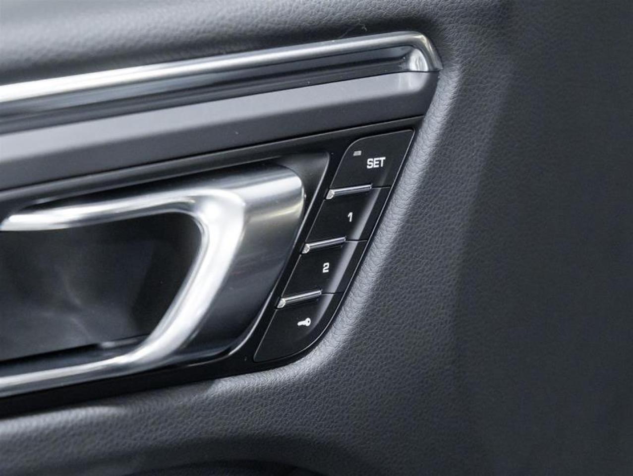 2026 Porsche Macan  Photo