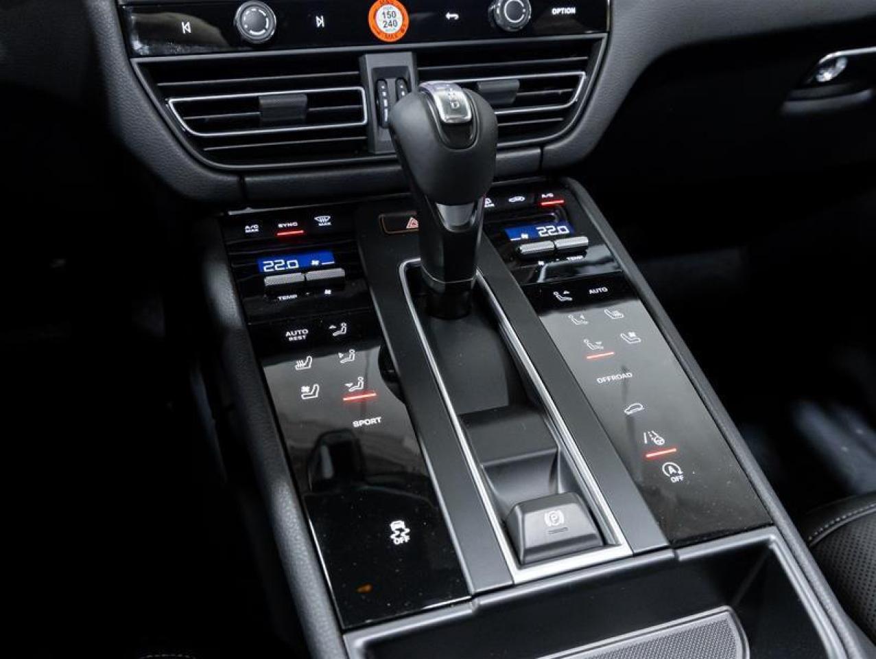 2026 Porsche Macan  Photo