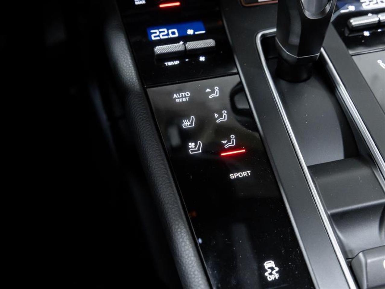 2026 Porsche Macan  Photo