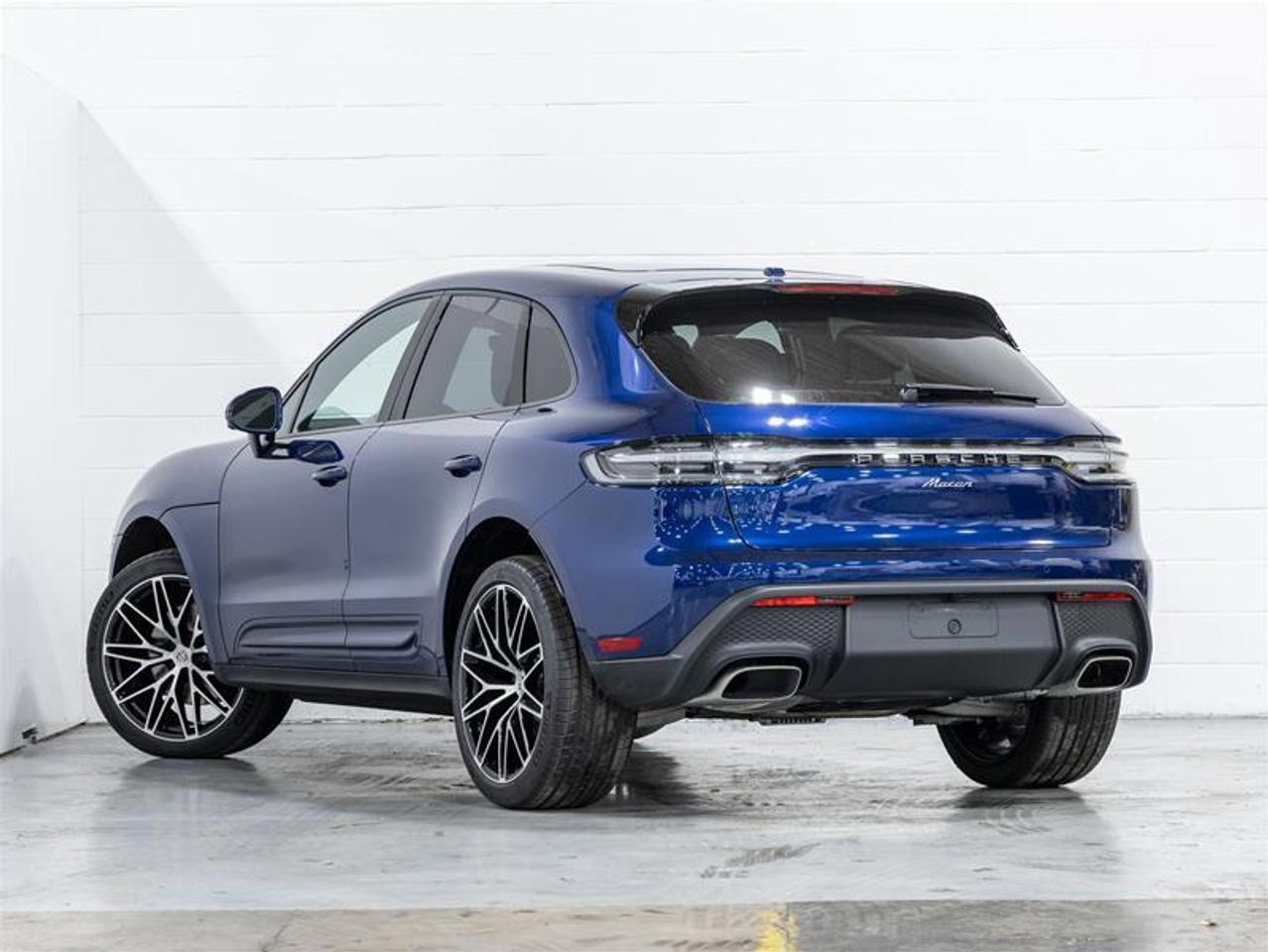 2026 Porsche Macan  Photo4