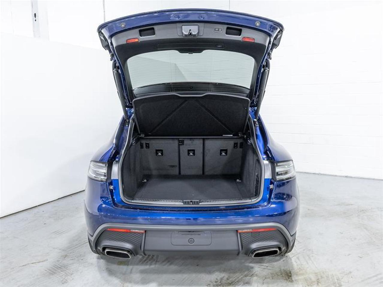 2026 Porsche Macan  Photo