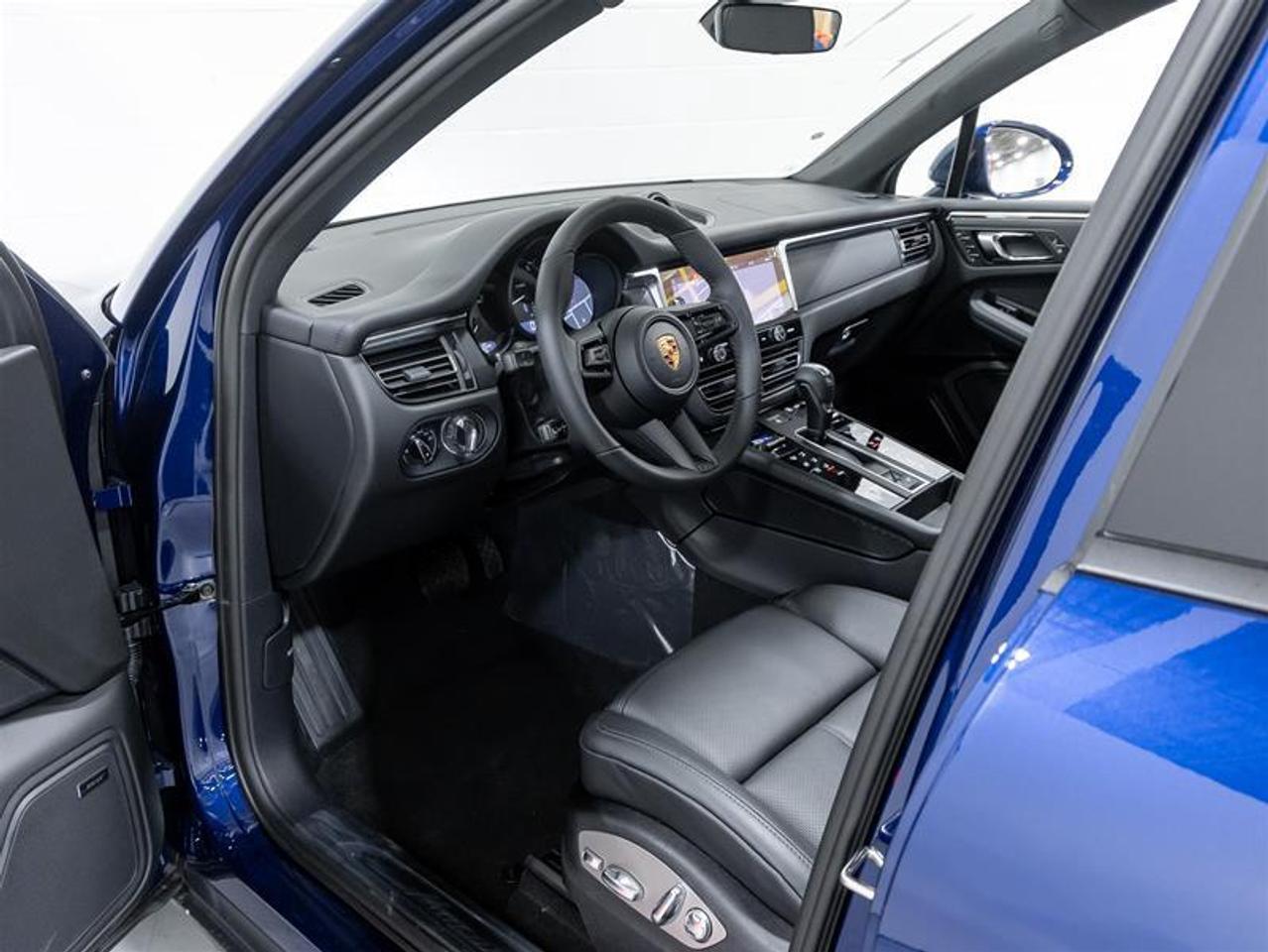 2026 Porsche Macan  Photo