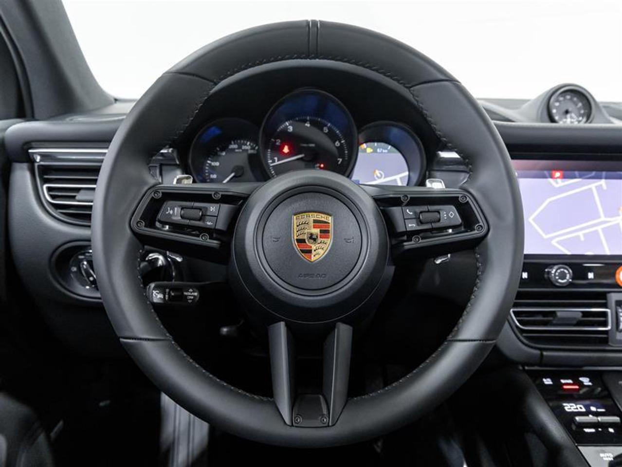 2026 Porsche Macan  Photo