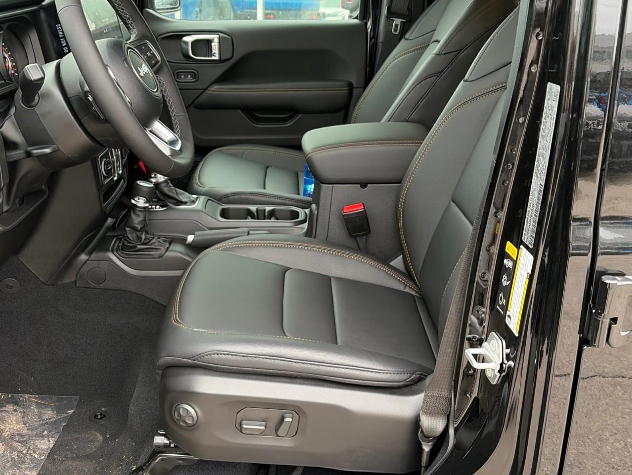 2026 Jeep Wrangler SAHARA 4DR 4X4 Photo3